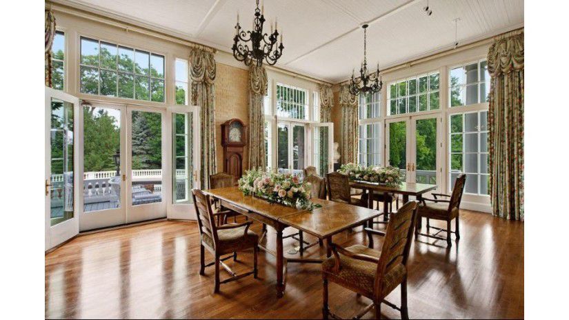 Breakfast room
